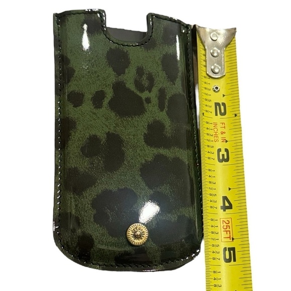 NEW Dolce & Gabbana Green and Black Animal Print Patent Leather iPhone 5 Case - Picture 4 of 5